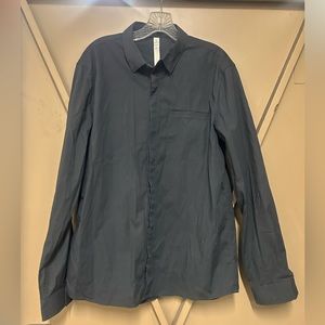 Lululemon woman shirt